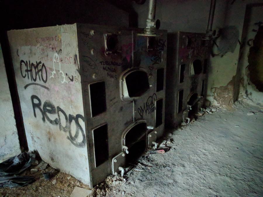 Ruinas del hospital antituberculoso ubicado en el Parque Regional de Sierra Espuña, hoy abandonado