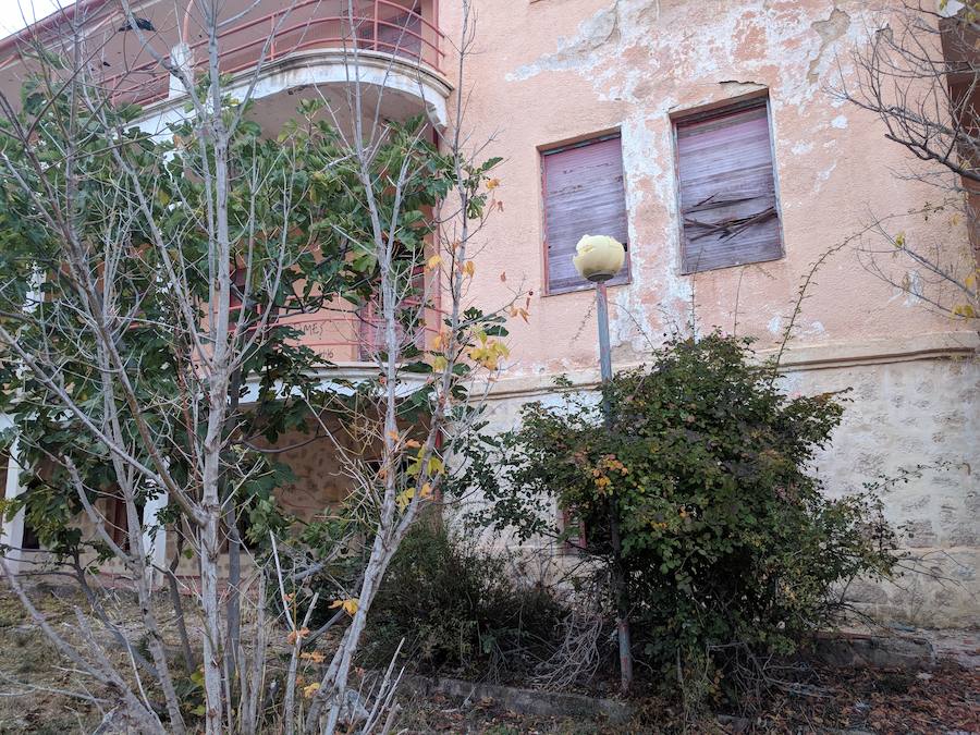 Ruinas del hospital antituberculoso ubicado en el Parque Regional de Sierra Espuña, hoy abandonado