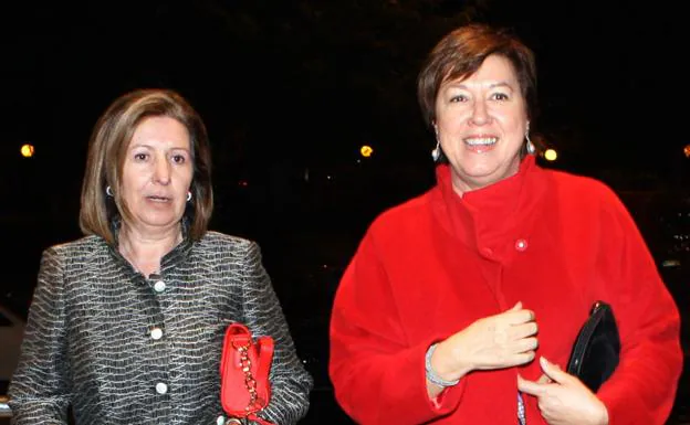M. Ángeles Palacios junto a Pilar Barreiro en una imagen de archivo.