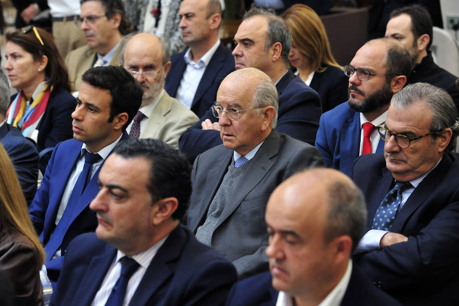 El expresidente del Parlamento Europeo explica que «cuantos menos responsables políticos estén en prisión preventiva, mejor»