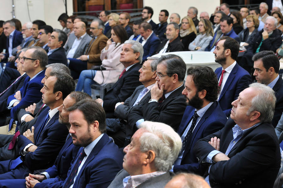 El expresidente del Parlamento Europeo explica que «cuantos menos responsables políticos estén en prisión preventiva, mejor»