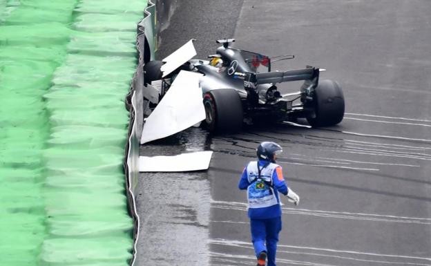 El coche de Hamilton, tras el impacto. 