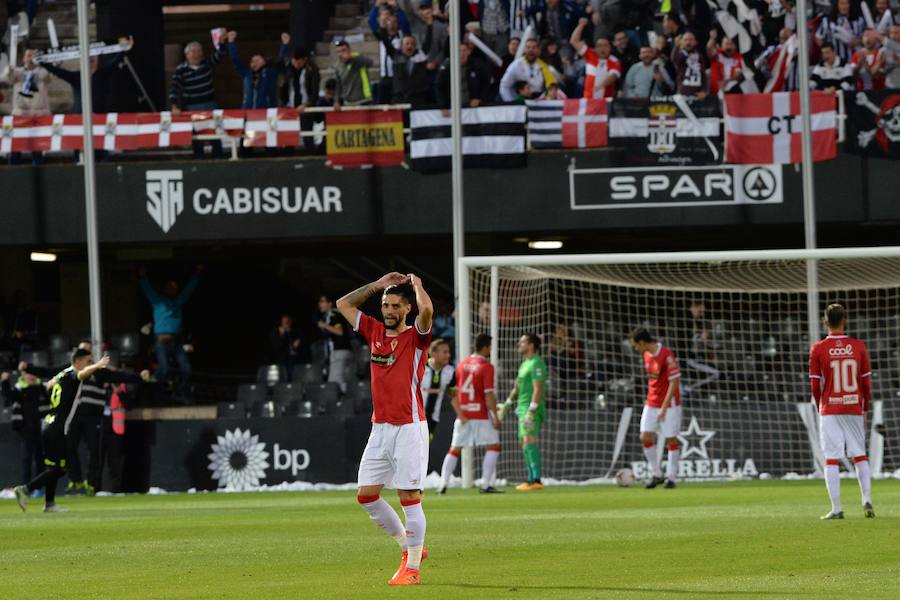 Un error de Biel Ribas condena al Murcia en un partido abierto e igualado