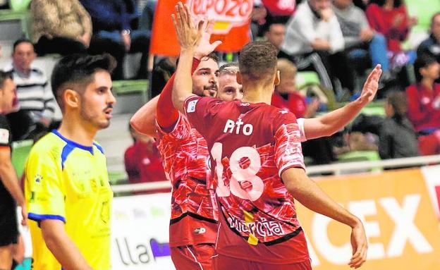 Miguelín, Andresito y Pito celebran uno de los goles ante el Gran Canaria.