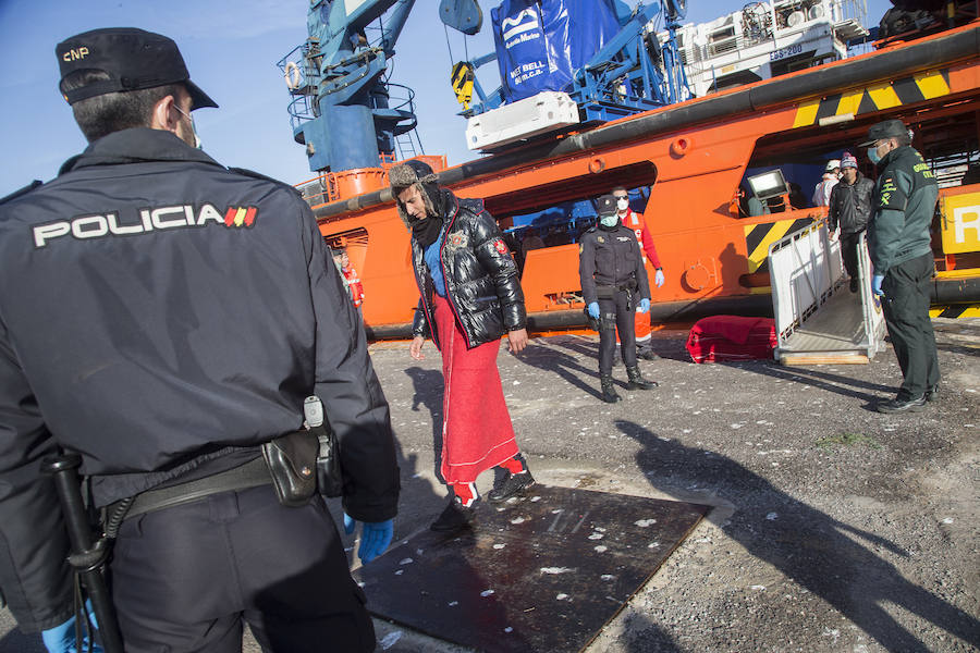 Casi medio millar de personas han llegado a las costas de la Región en una nueva oleada de pateras