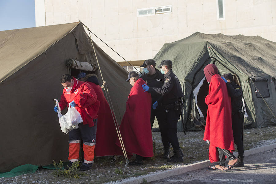 Casi medio millar de personas han llegado a las costas de la Región en una nueva oleada de pateras