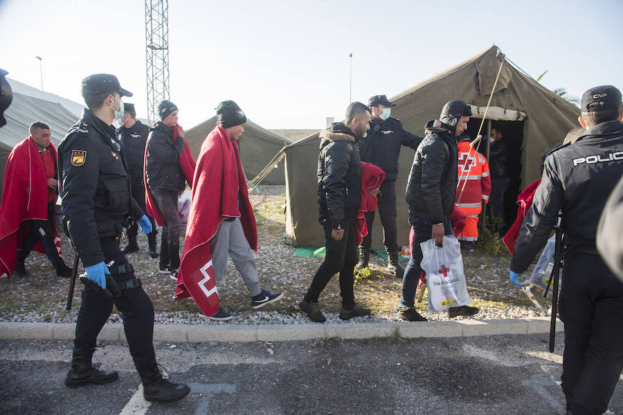 Casi medio millar de personas han llegado a las costas de la Región en una nueva oleada de pateras