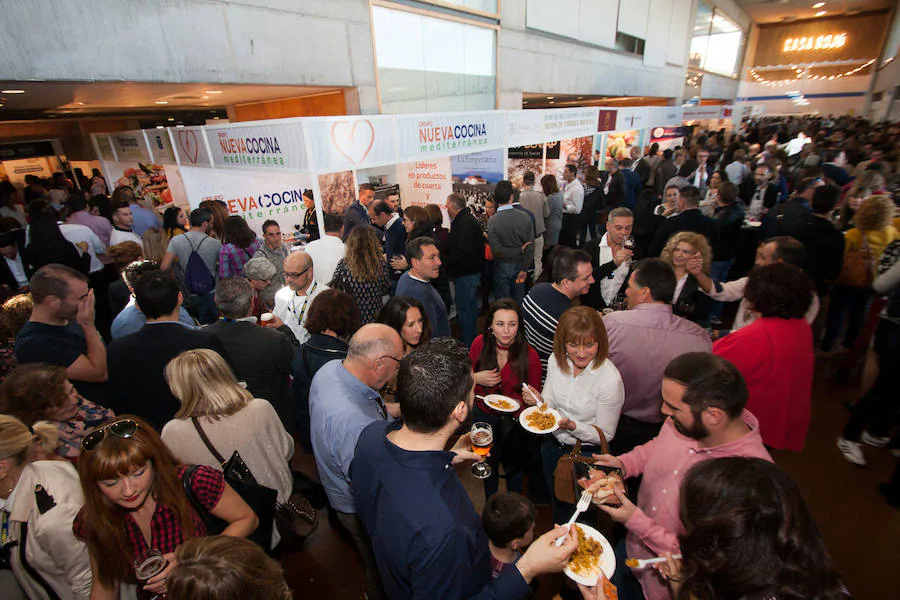 El Auditorio Víctor Villegas se abarrotó de curiosos de la cocina dispuestos a disfrutar de las creaciones y ponencias de los grandes exponentes de la gastronomía nacional