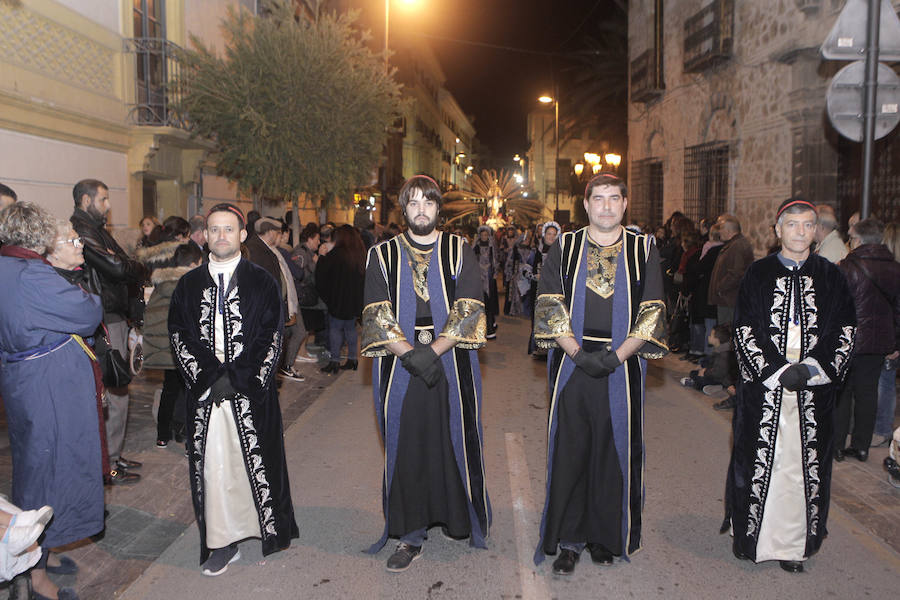 Un millar de figurantes recrean 775 años de historia de la Lorca medieval desfilando por primera vez por Lope Gisbert.
