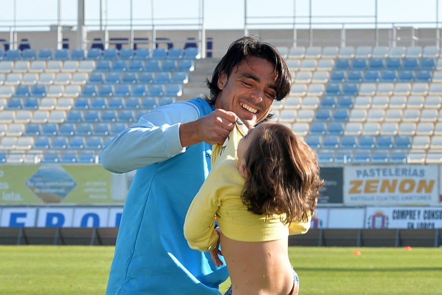 El Lorca Deportiva ganó por 3-2 al At. Las Palmas