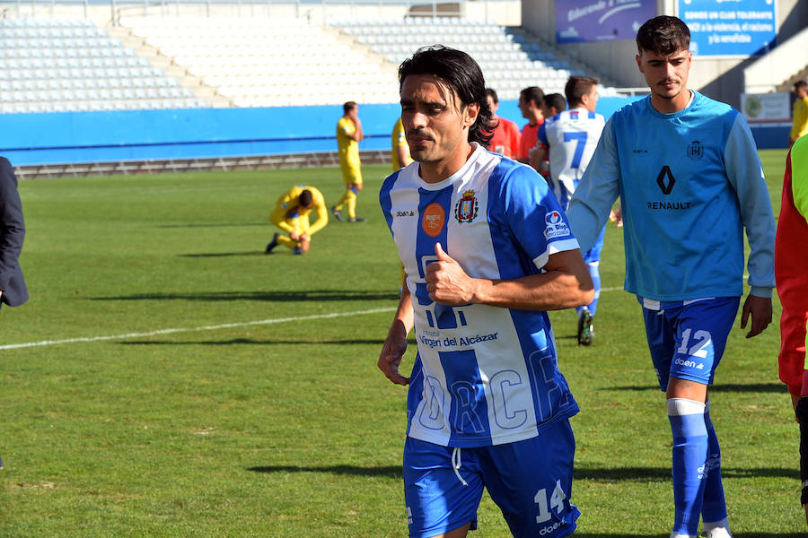 El Lorca Deportiva ganó por 3-2 al At. Las Palmas