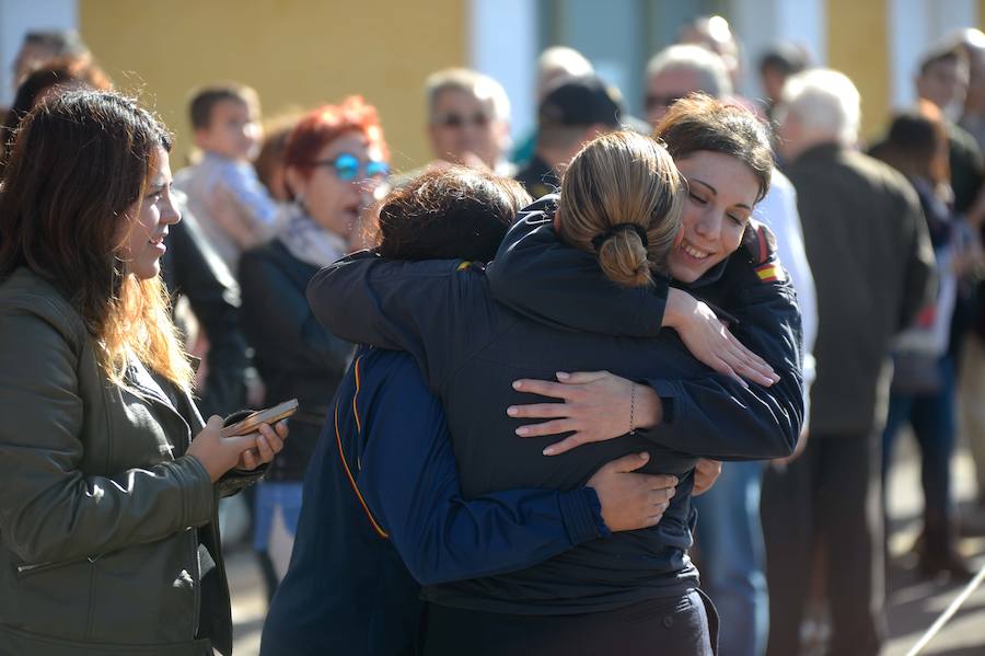 El buque de investigación oceanográfica 'Hespérides' zarpó este viernes desde el Arsenal Militar de Cartagena para emprender una campaña antártica, que se desarrollará hasta finales del próximo mes de mayo. Durante los próximos seis meses, será plataforma para tres proyectos de investigación y dará soporte técnico a otros catorce que realizarán científicos españoles en aguas australes, así como en las bases que España tiene en el continente helado.