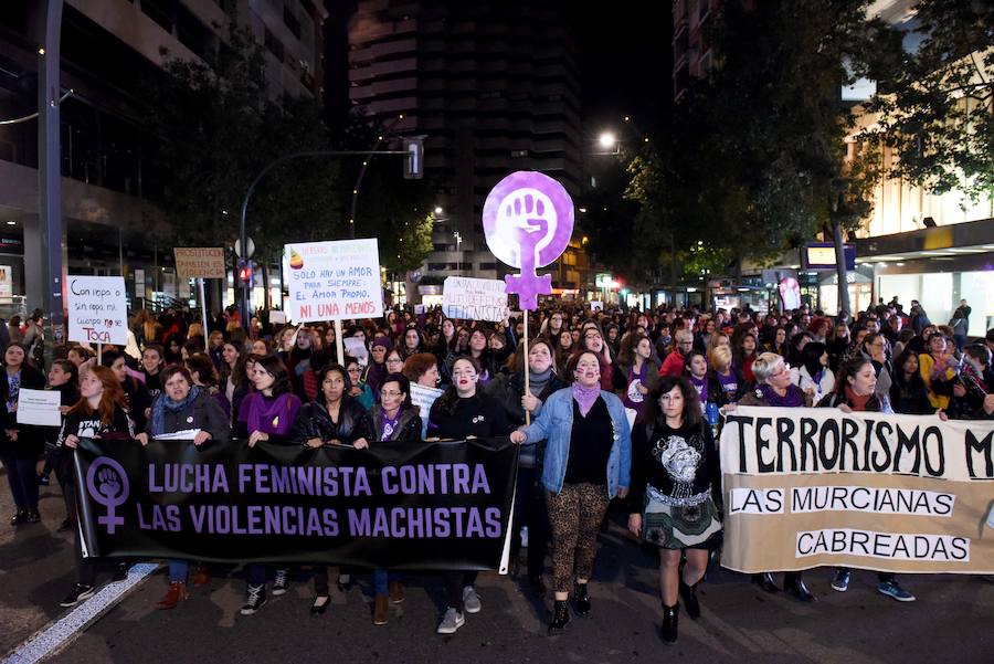 Cientos de personas reclaman «políticas públicas» que atajen de una vez por todas los crímenes contra las mujeres