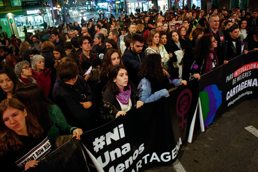 Cientos de personas reclaman «políticas públicas» que atajen de una vez por todas los crímenes contra las mujeres