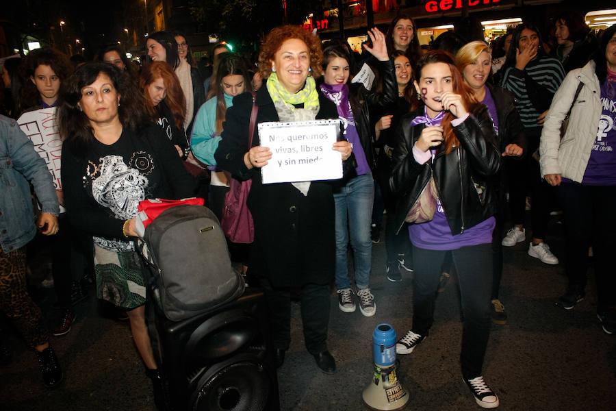 Cientos de personas reclaman «políticas públicas» que atajen de una vez por todas los crímenes contra las mujeres