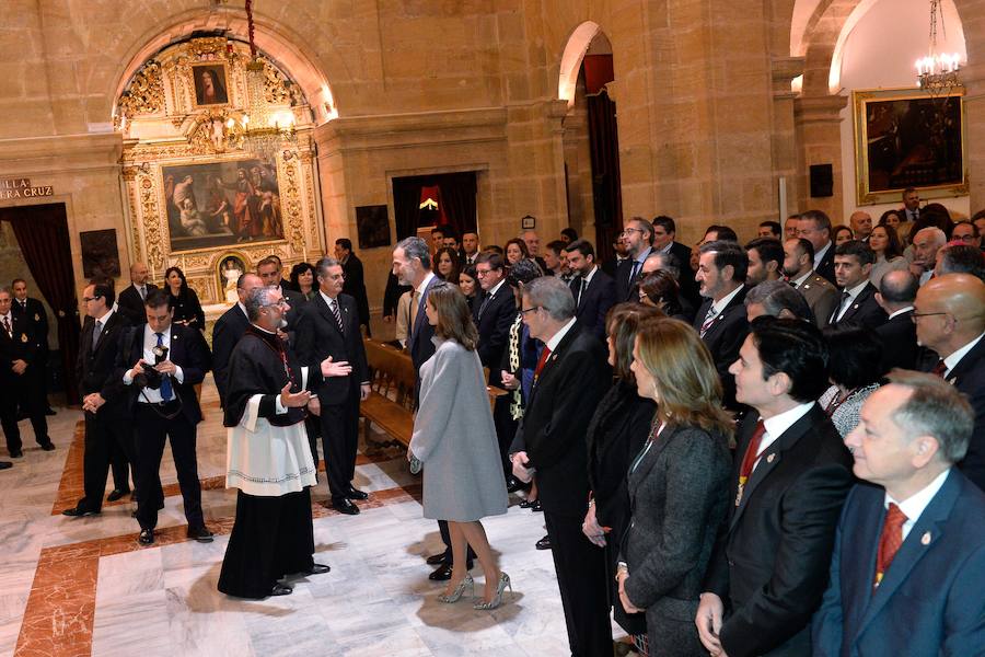 Don Felipe y Doña Letizia el Santuario de la Vera Cruz y la exposición 'Signum' en la iglesia de la Compañía de Jesús