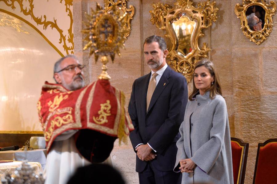 Don Felipe y Doña Letizia el Santuario de la Vera Cruz y la exposición 'Signum' en la iglesia de la Compañía de Jesús