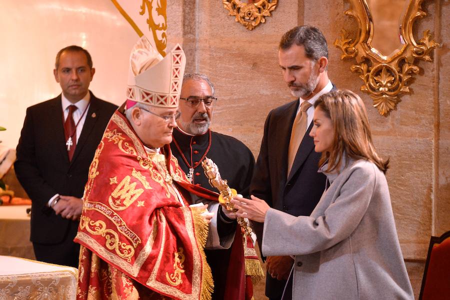 Don Felipe y Doña Letizia el Santuario de la Vera Cruz y la exposición 'Signum' en la iglesia de la Compañía de Jesús