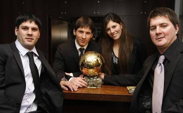 Matías Messi (izquierda), junto a Lionel, María Sol y Rodrigo.
