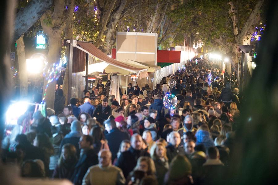 Ruth Lorenzo brilla con luz propia durante una celebración que ha culminado con un colorido espectáculo pirotécnico y el encendido de un árbol de 40 metros, compuesto por 60.000 bombillas
