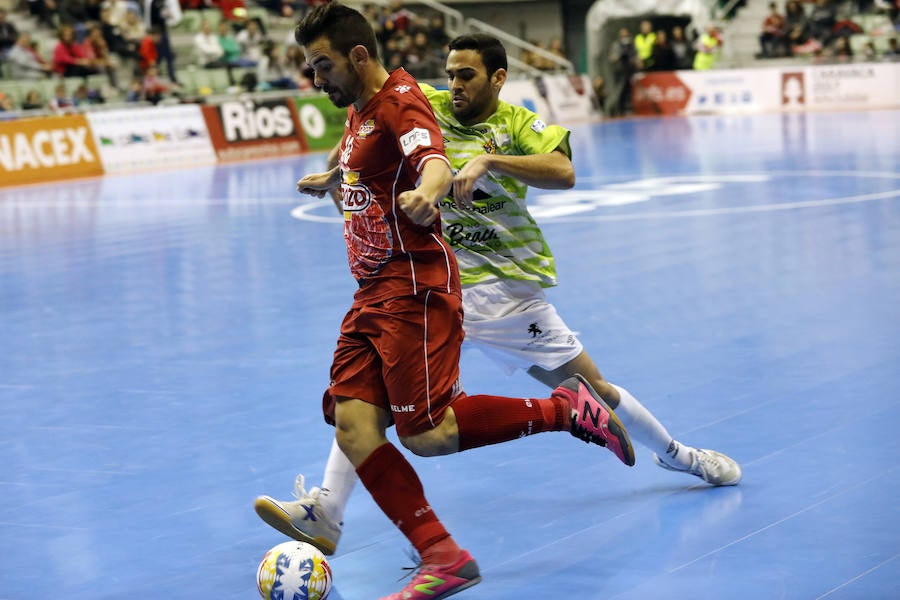 El conjunto de Duda resuelve en los últimos minutos el choque en el que celebró sus mil partidos