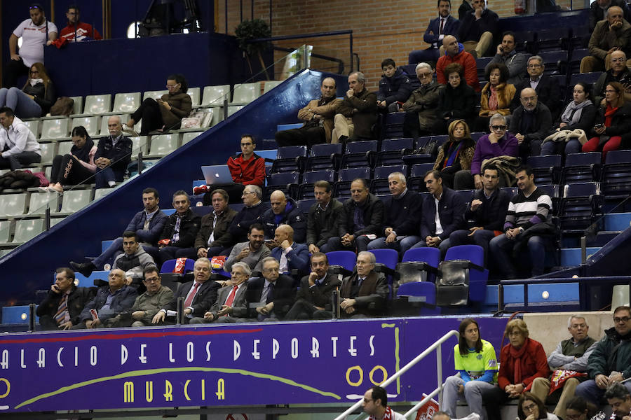 El conjunto de Duda resuelve en los últimos minutos el choque en el que celebró sus mil partidos