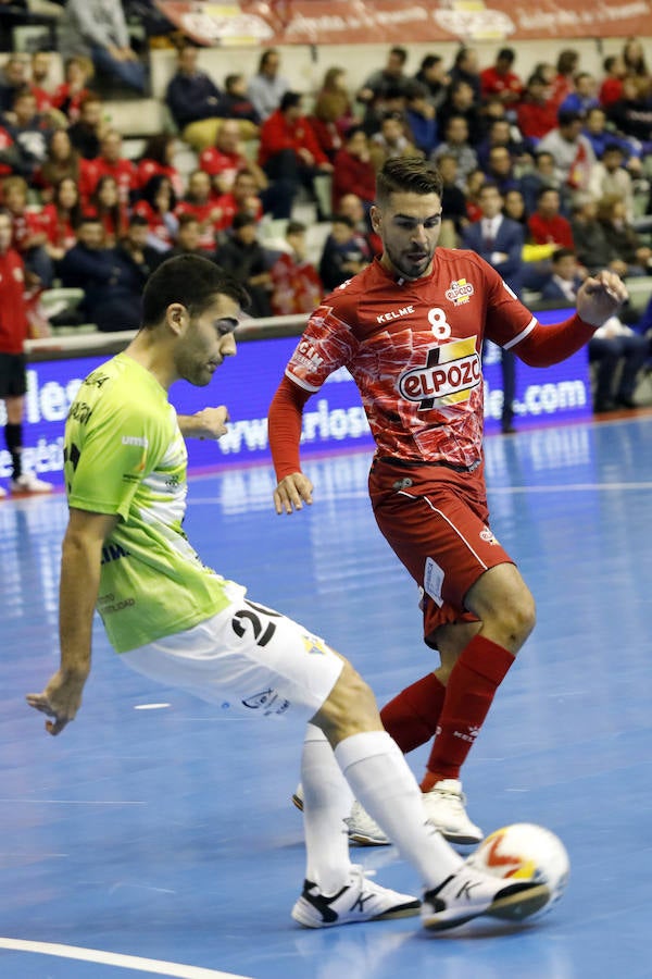 El conjunto de Duda resuelve en los últimos minutos el choque en el que celebró sus mil partidos