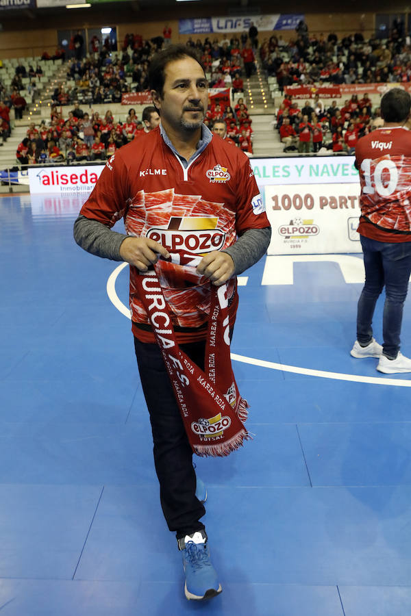 El conjunto de Duda resuelve en los últimos minutos el choque en el que celebró sus mil partidos