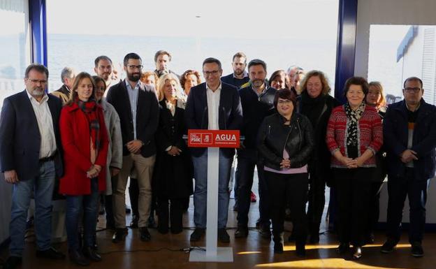La Ejecutiva regional del PSOE, este domingo, en Los Alcázares. 