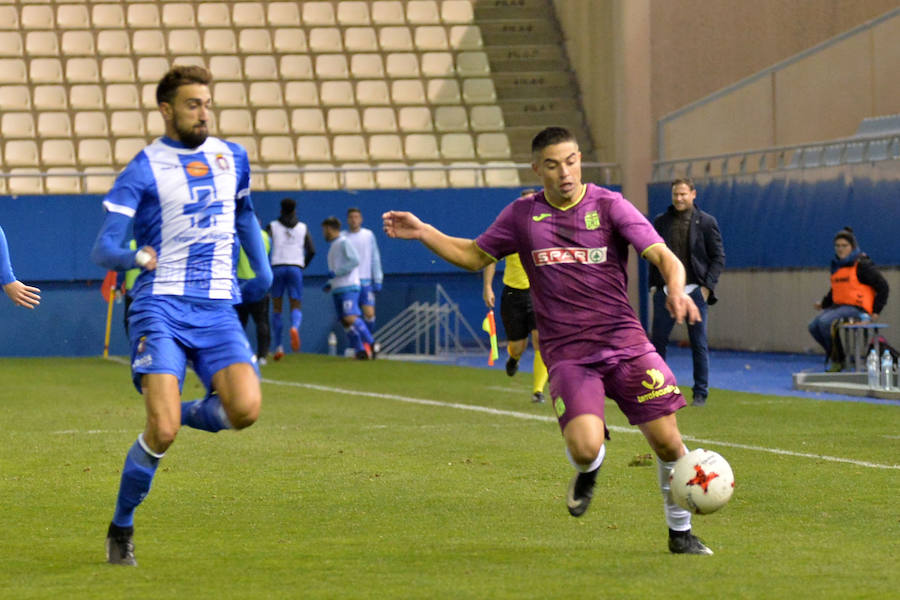 Un tanto de penalti de Chavero en el minuto 90 le da tres puntos muy necesarios ante el Lorca Deportiva al equipo de Monteagudo