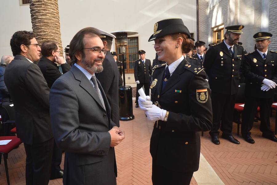 El presidente regional, Fernando López Miras, aseguró este martes, durante el acto de conmemoración del Día de a Constitución , que "mi compromiso es seguir defendiendo y mejorando" la Carta Magna. Para ello abogó "por el espíritu del 78" y por los "consensos". López Miras subrayó que "ningún español es mejor que otro por haber nacido en una u otra Comunidad Autónoma".
