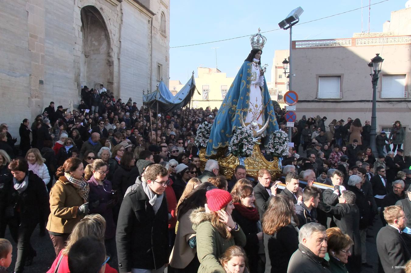 La ciudad amanece inundada por la fiesta, tras el paseo, ayer, de las figuras y el juramento de la nueva bandera de la compañía Martín Soriano