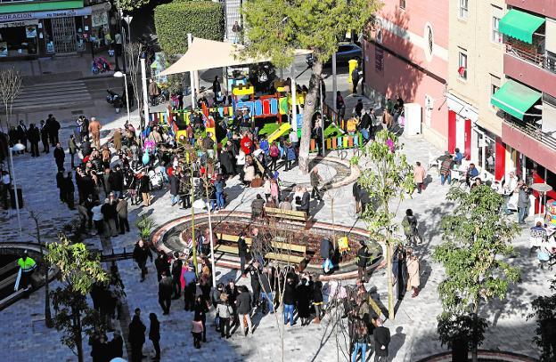 Vista aérea de la nueva imagen de la plaza de la Constitución, abierta al público ayer. 