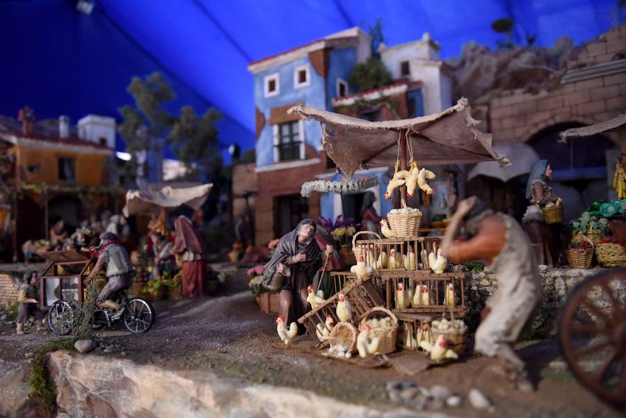 La coral Discantus pone la nota musical a su apertura, que este año es de estilo costumbrista y está ambientado en la ciudad y la huerta del siglo XIX