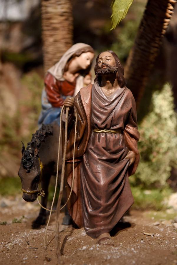 La coral Discantus pone la nota musical a su apertura, que este año es de estilo costumbrista y está ambientado en la ciudad y la huerta del siglo XIX