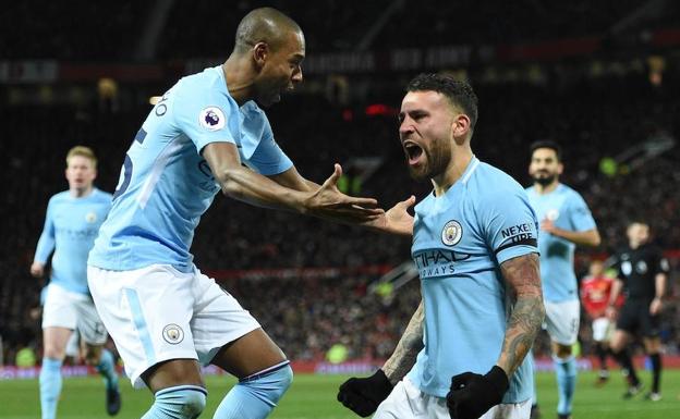 Otamendi celebra el tanto de la victoria.