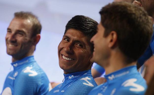 Valverde (i), Nairo Quintana (c) y Landa asisten a la presentación del Movistar. 