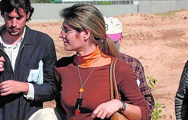 La magistrada Miriam Marín, en una inspección por un presunto saqueo de restos arqueológicos.
