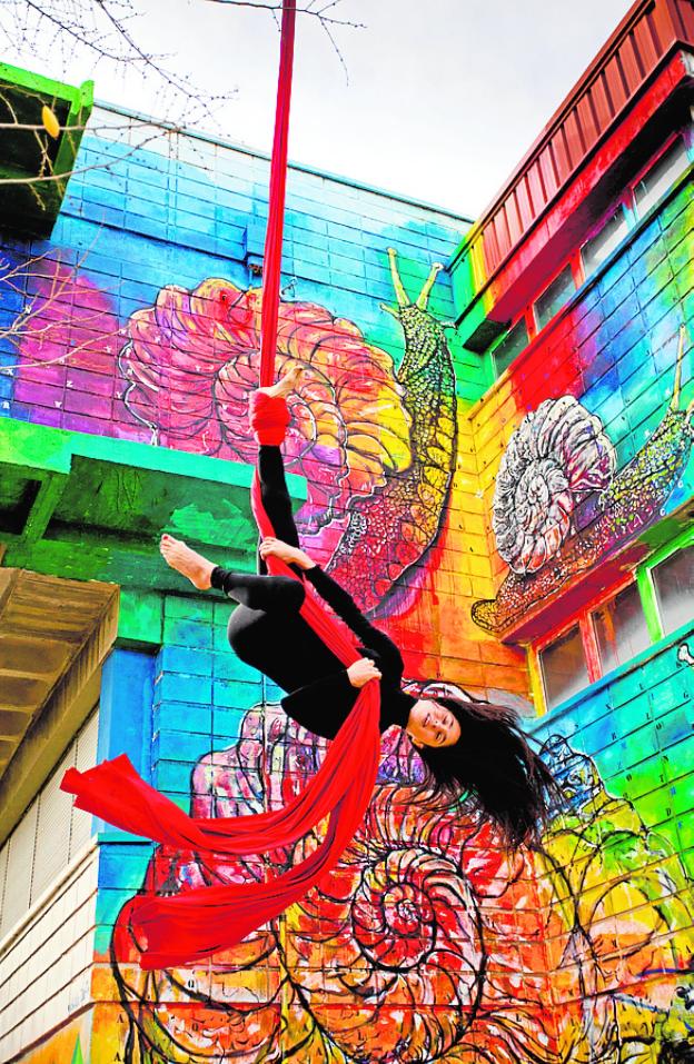 Mural del colegio Giner de los Ríos de Yecla. 