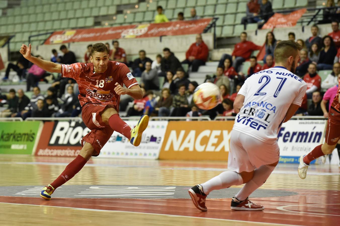 Con los ecos del 12-1 al Naturpellet Segovia, ElPozo se presentó este viernes de nuevo en casa, ante unos aficionados que volvieron a demostrar que los partidos contra los rivales de la zona baja no les atraen