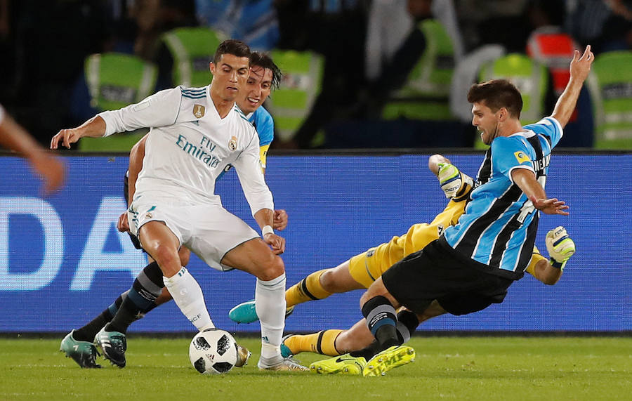 El conjunto blanco cerró el año con un nuevo título gracias a un gol de Cristiano antes de medirse al Barcelona en la Liga.