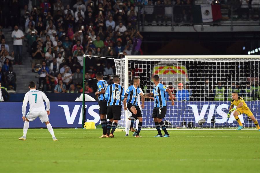 El conjunto blanco cerró el año con un nuevo título gracias a un gol de Cristiano antes de medirse al Barcelona en la Liga.