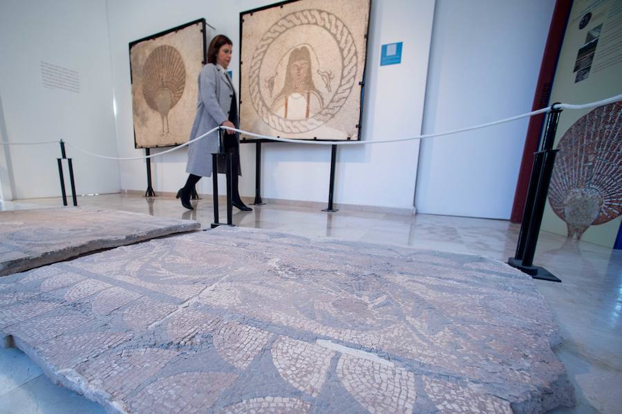 Un recorrido por el languideciente imperio minero tras la huella de su pasado romano, su arquitectura civil e industrial, y respirar su naturaleza