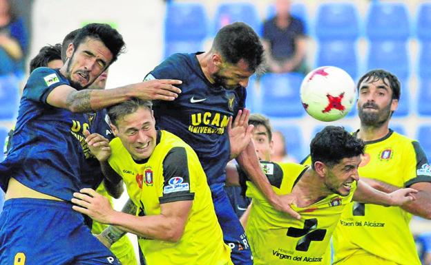 Una imagen del partido entre el UCAM y el Lorca disputado en La Condomina.