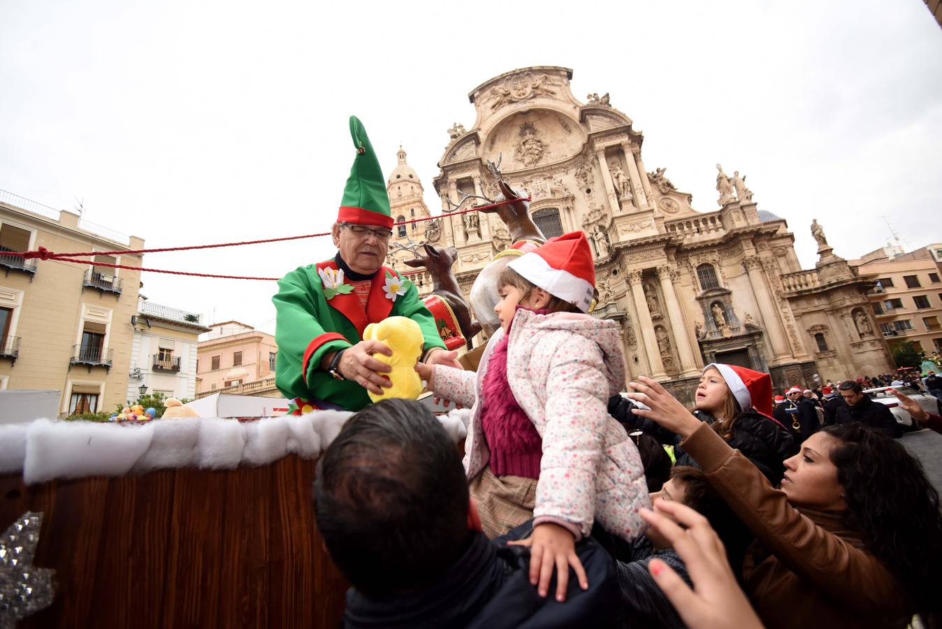 En el acto también fueron protagonistas varios grupos de niños de las academias de baile de la capital y algunos de los dibujos animados más populares