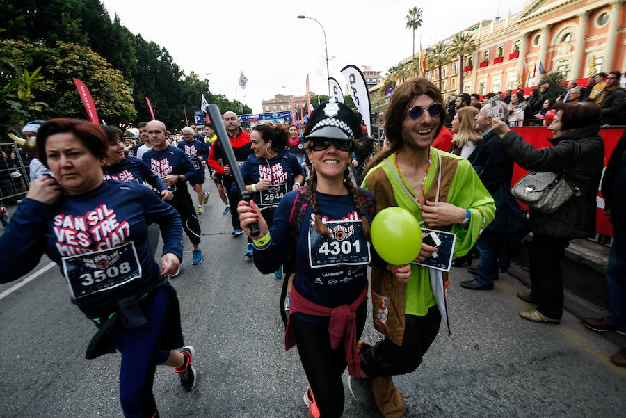 Miles de corredores se han dado cita para despedir el año corriendo en una multitudinaria prueba