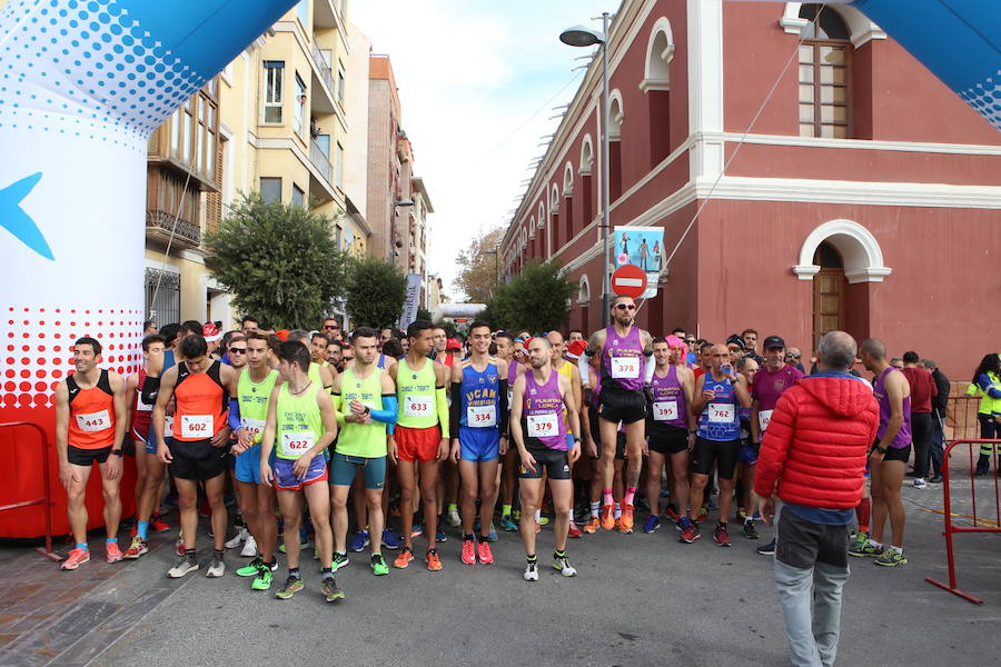 Cerca de mil corredores se han dado cita en la carrera que ha despedido el año en Lorca