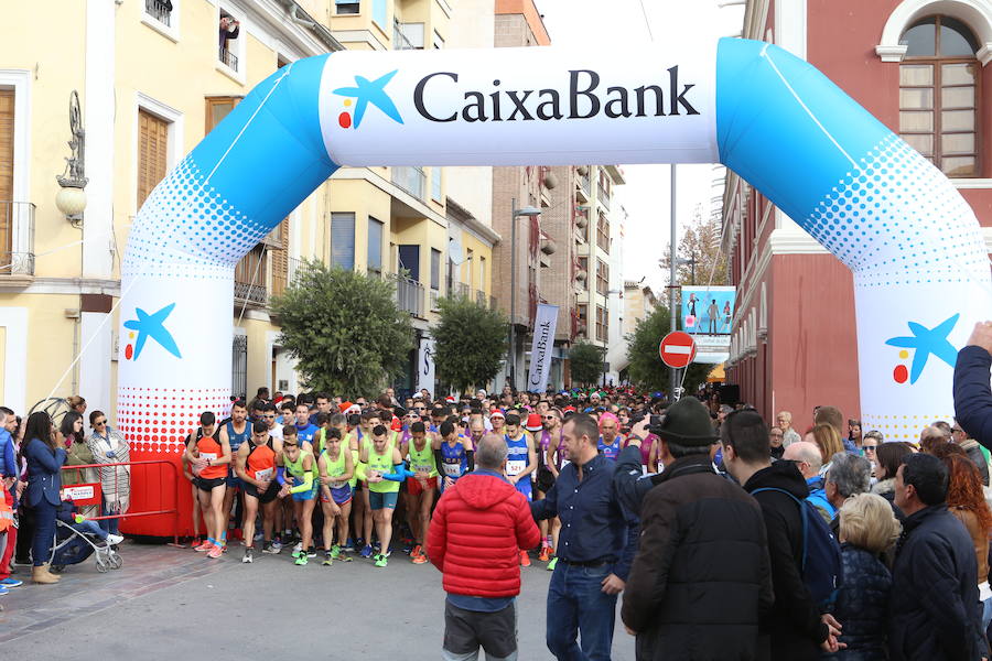 Cerca de mil corredores se han dado cita en la carrera que ha despedido el año en Lorca