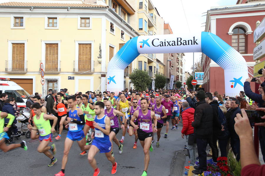 Cerca de mil corredores se han dado cita en la carrera que ha despedido el año en Lorca