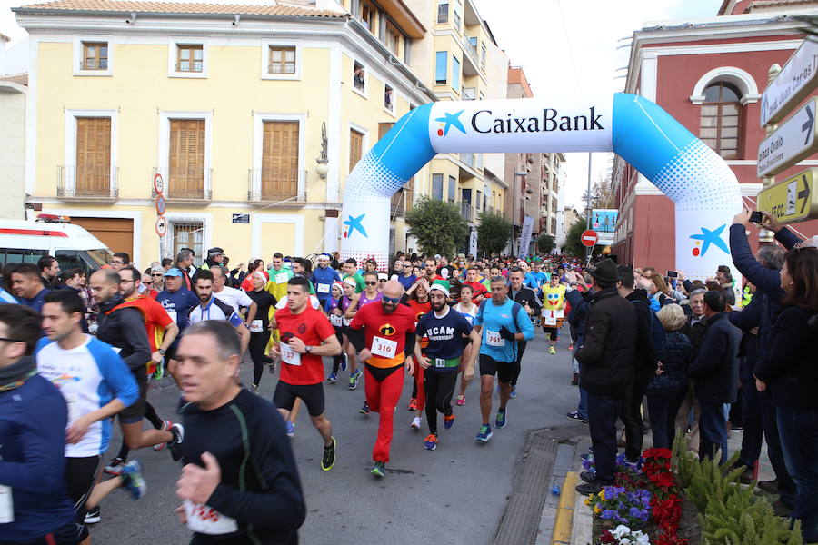 Cerca de mil corredores se han dado cita en la carrera que ha despedido el año en Lorca